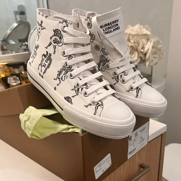 Burberry | Shoes | Burberry White Mythical Alphabet Larkhill